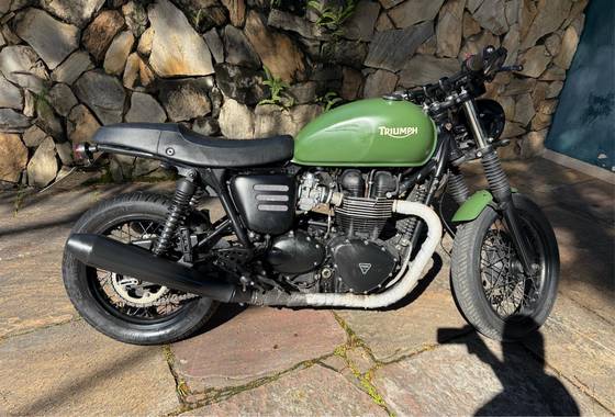 TRIUMPH THRUXTON 